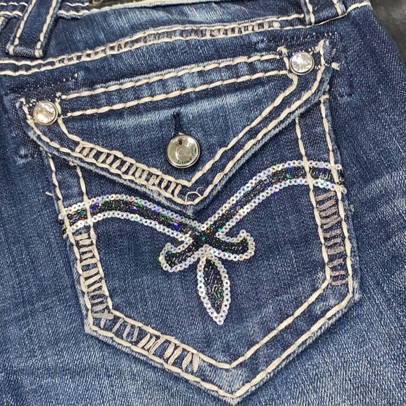 ROCK REVIVAL LUNA MID RISE STRETCHY DENIM SHORTS WEAR CUFFED OR DOWN - Picture 9 of 16